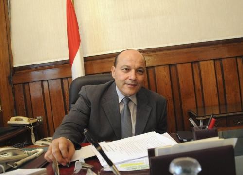 อียิปต์ยกเลิกคำสั่งกักบริเวณเจ้าหน้าที่ในยุคประธานาธิบดีฮอสนี มูบารัค  - ảnh 1